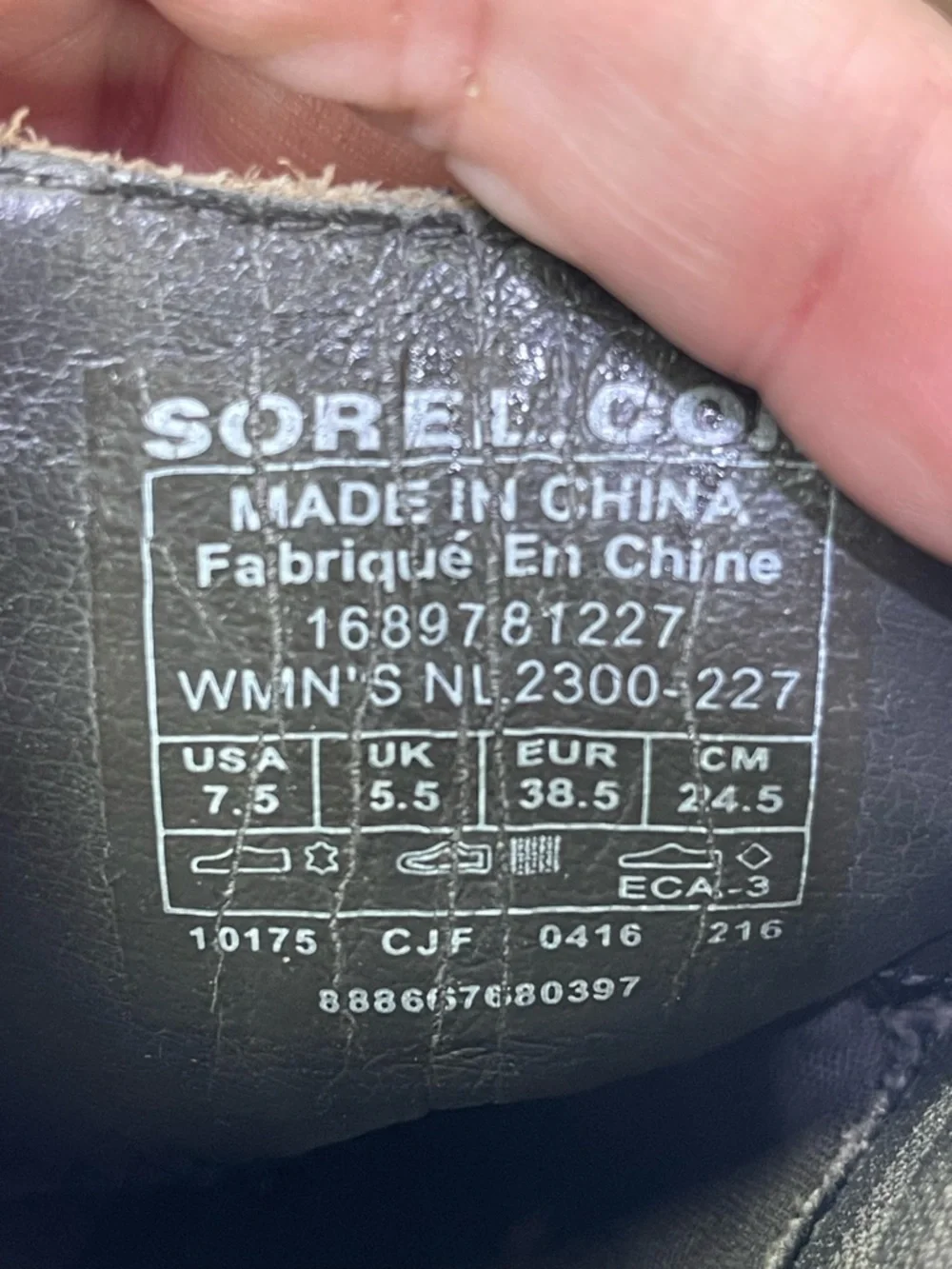 Sorel Addington Chelsea Boots, a‎ waterproof leather bootie